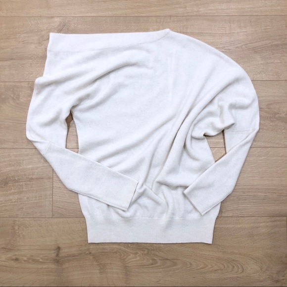 Aritzia Sweaters - Aritzia Off Shoulder Sweater